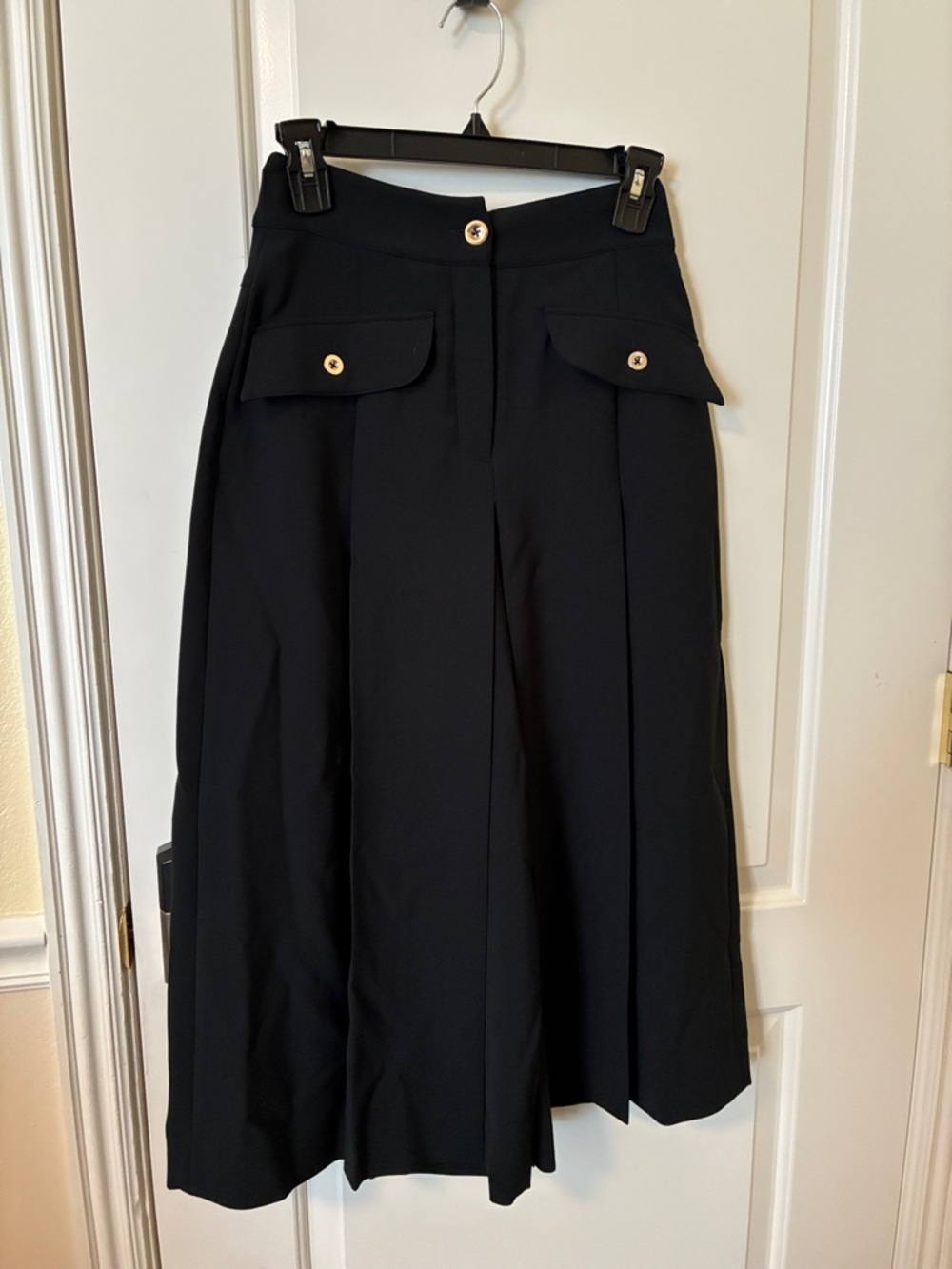NWOT kate spade Black pants Skirt with Gold-Tone Button Detail size 00